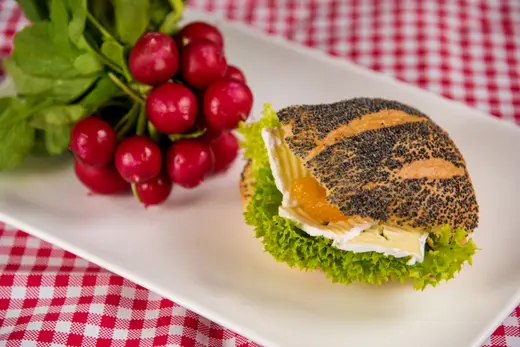 Mohnberti – belegtes Brötchen der Bäckerei Schwabe